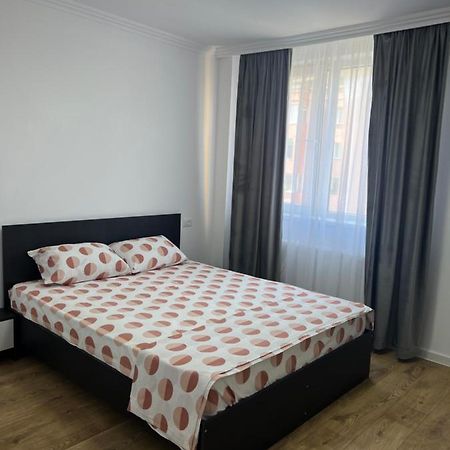 Sunny Apartment Center ซูชาวา ภายนอก รูปภาพ