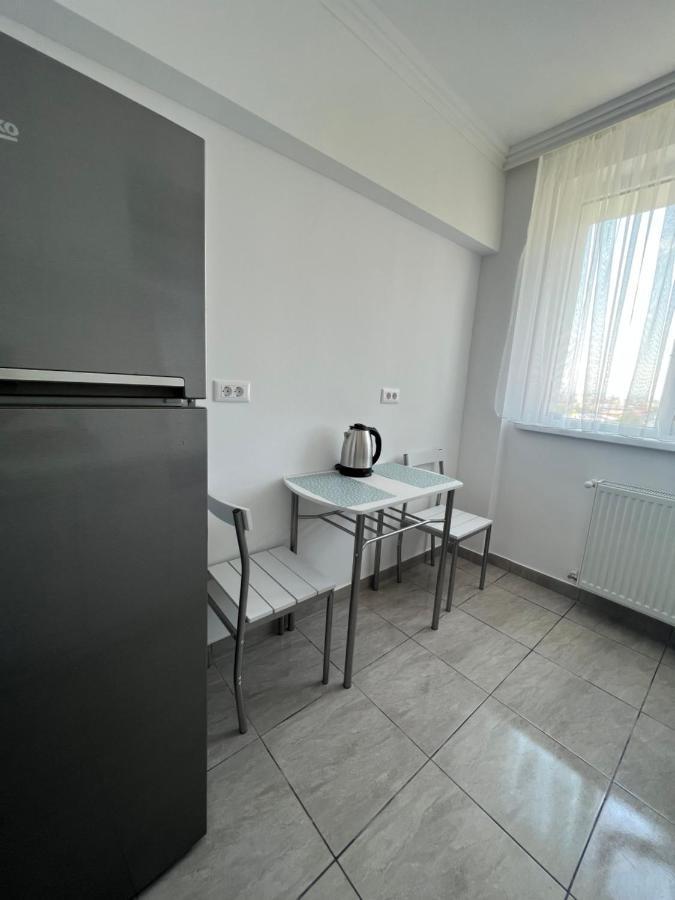 Sunny Apartment Center ซูชาวา ภายนอก รูปภาพ