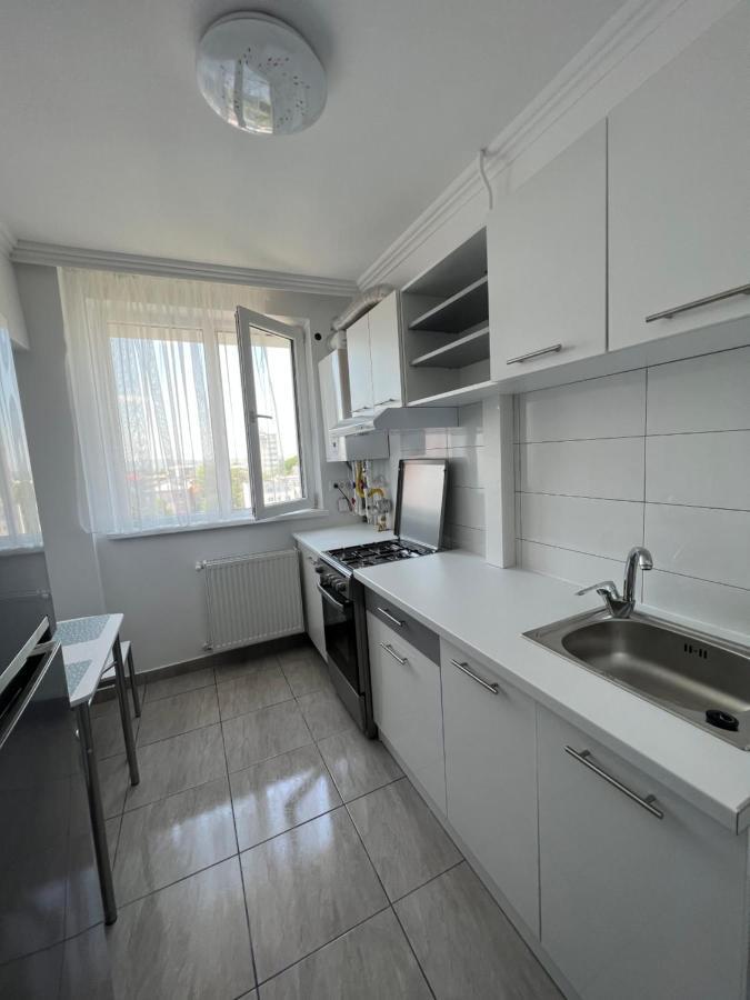Sunny Apartment Center ซูชาวา ภายนอก รูปภาพ
